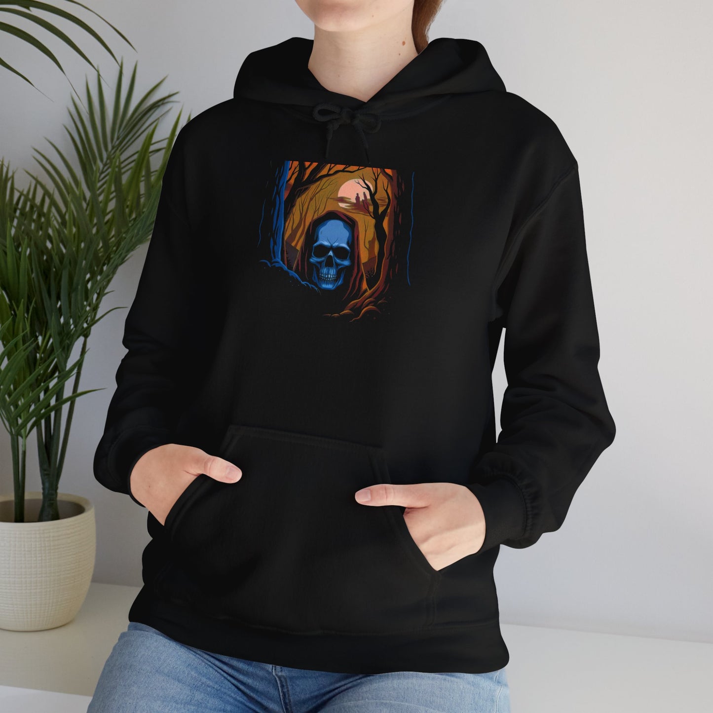 Horror Style Hoodie – Don’t Look Behind You Unisex Heavy Blend™ Sweatshirt for Spooky Vibes